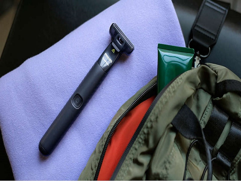 PHILIPS Oneblade With 2 Combs