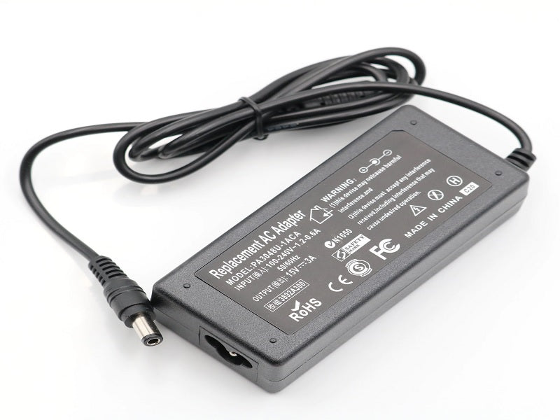 TOSHIBA Lt Charger 15V-3A 6.3*3.0 45W