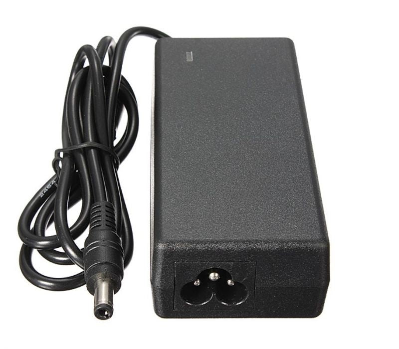 TOSHIBA Lt Charger 19V-3.42A 5.5*2.5 65W
